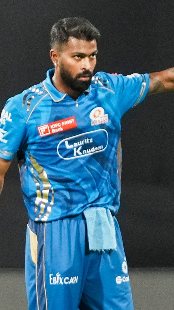 MI कप्तान हार्दिक पांड्या की 'नई गर्लफ्रेंड' की 10 कातिलाना तस्वीरें