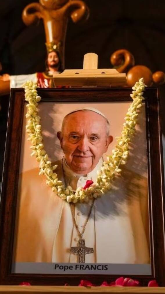 অনাড়ম্বর জীবনযাত্রাই ছিল USP, মাত্র এই ক’টি টাকা রেখে গেলেন পোপ ফ্রান্সিস