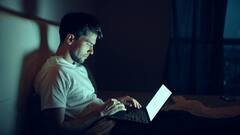 हर दिन एक ही समय पर उठती है अश्लील फिल्में देखने की तलब, जानें किस बीमारी के शिकार हो चुके हैं आप?