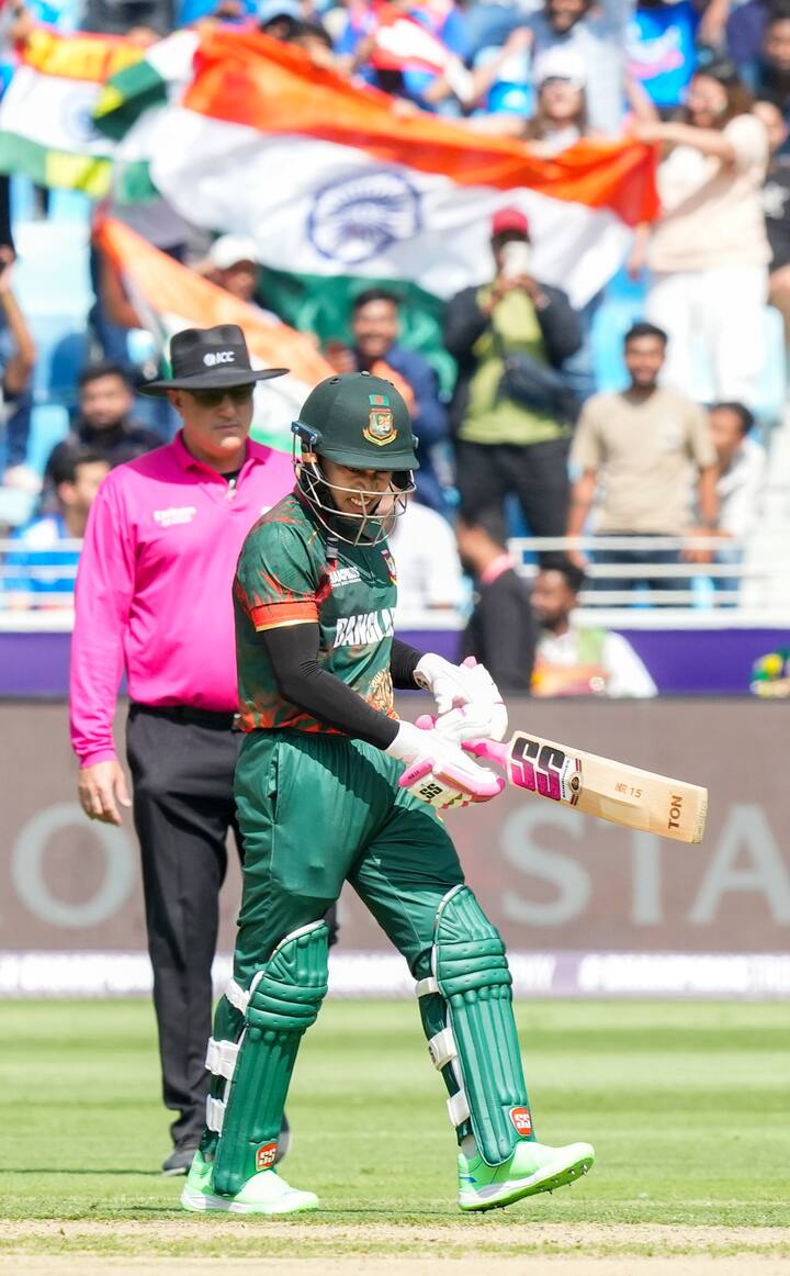 Bangladesh wicketkeeper batsman Mushfiqur Rahim's height is just 5 feet 3 inches. Rahim is counted among the legends of Bangladesh today. Rahim has played 95 Tests, 274 ODIs and 102 T20 matches for Bangladesh. During this, he has scored 6015 in Tests, 7795 in ODIs and 1500 in T20.