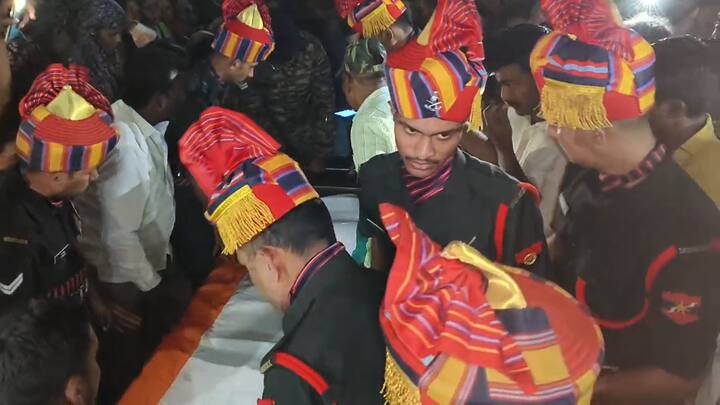 वाशिमच्या शेंदुरजना मोरे गावचा सुपुत्र आणि भारतीय लष्करात कर्तव्य बजावत असलेल्या जवानवर काळाने घाला घातला आहे.