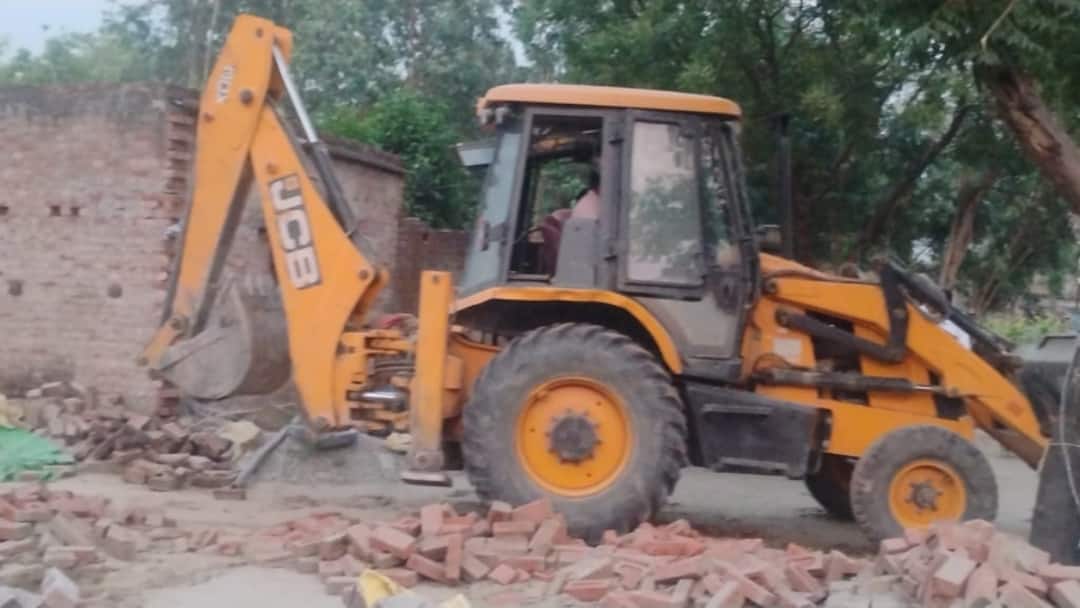 Encroachments Removed In Delhi's Janpath Mini Market Encroachments Removed In Delhi's Janpath Mini Market