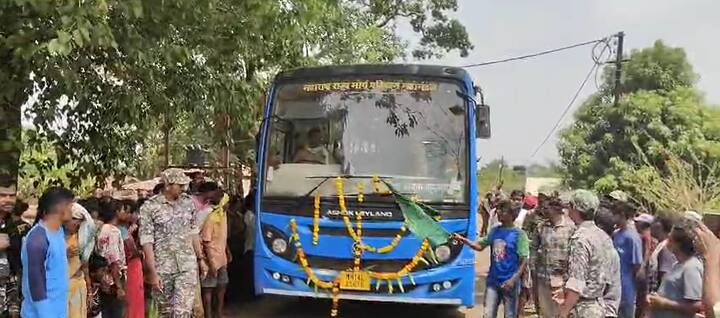 गडचिरोली जिल्ह्याच्या धानोरा तालुका मुख्यालयापासून 40 किलोमीटर अंतरावर कटेझरी गाव आहे.