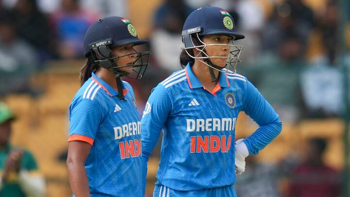 India vs Sri Lanka women live streaming: ट्राई सीरीज का पहला मैच आज भारतीय महिला क्रिकेट टीम और श्रीलंका महिला टीम के बीच खेला जा रहा है. जानिए मैच की लाइव स्ट्रीमिंग किस एप पर हो रही है.