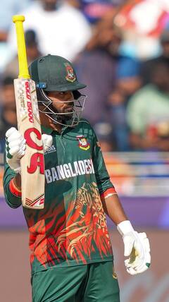 IPL 2025 के बीच इस स्टार बल्लेबाज पर लगा 4 मैच का बैन, जानें क्या है वजह