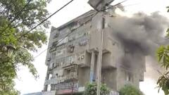 गाजियाबाद के राजनगर डिस्ट्रिक्ट सेंटर में आग, लोगों ने जान बचाने के लिए उठाया ये कदम