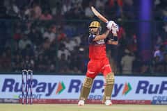 IPL में RCB का जलवा, क्या ये टूर्नामेंट जीतेगी विराट की बेंगलुरु? ऑरेंज से लेकर पर्पल कैप तक सबकुछ टीम के नाम