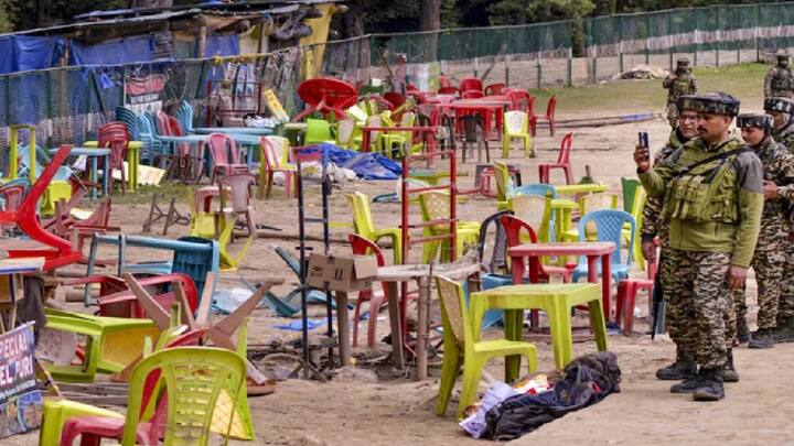 पहलगाम दहशतवादी हल्ल्याच्या पार्श्वभूमीवर जम्मू काश्मीरमध्ये आज विशेष अधिवेशन बोलवण्यात आले होते. या अधिवेशनात बोलताना मुख्यमंत्री ओमर अब्दुल्ला यांनी काळजाला हात घालणारं भाषण केलं.