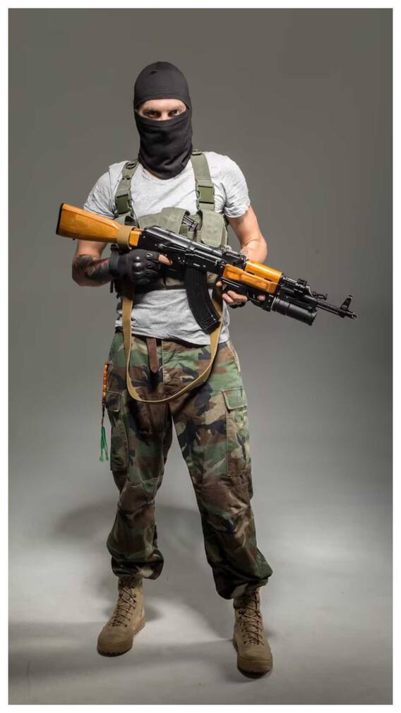 कश्मीर की इन पहाड़ियों में छिपते हैं आतंकवादी