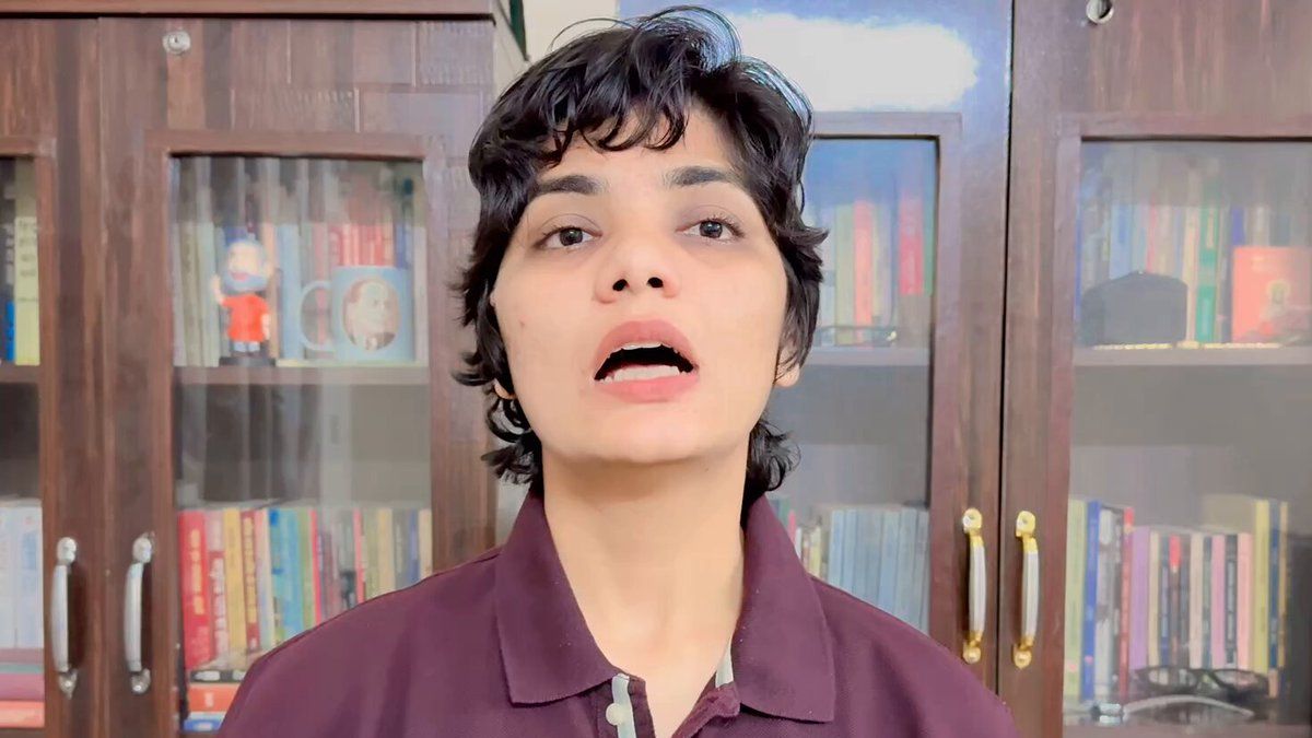 ‘क्योंकि वो मुसलमान हैं..?’, कर्नल सोफिया पर मंत्री विजय शाह के विवादित बयान पर भड़कीं नेहा सिंह राठौर