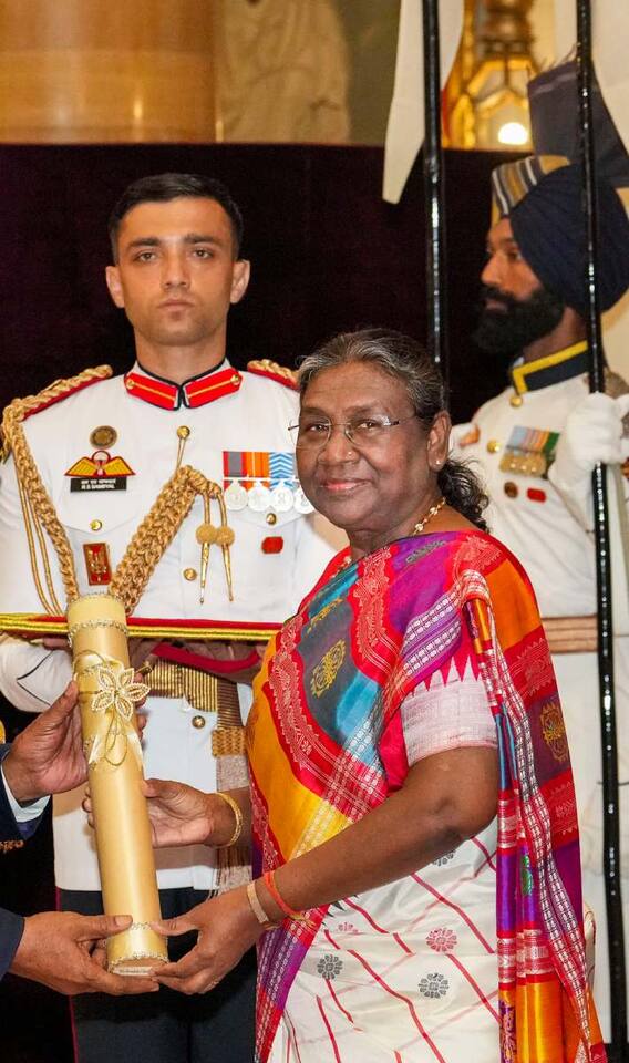 भारत में सबसे पहले किसे मिला पद्म पुरस्कार?