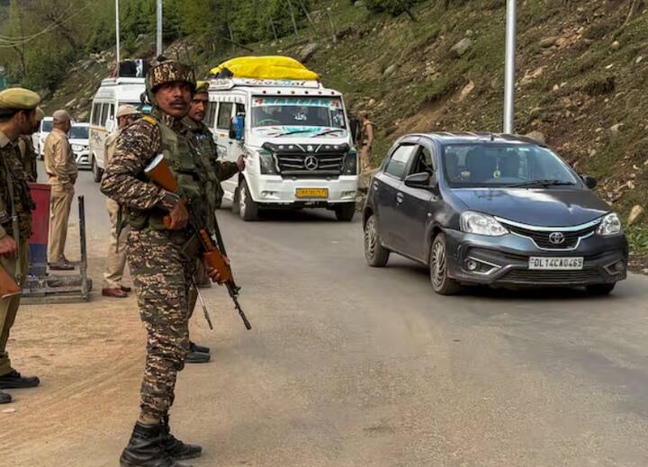 ਅਜਿਹੇ ਵਿੱਚ ਆਓ ਜਾਣਦੇ ਹਾਂ ਕਿ ਪਾਕਿਸਤਾਨ ਦੇ ਝੰਡੇ ਅਤੇ ਇਸਲਾਮੀ ਝੰਡੇ ਵਿੱਚ ਕੀ ਫਰਕ ਹੈ ਅਤੇ ਇਹ ਦੋਵੇਂ ਇੱਕ ਦੂਜੇ ਤੋਂ ਕਿਵੇਂ ਵੱਖਰੇ ਹੁੰਦੇ ਹਨ।