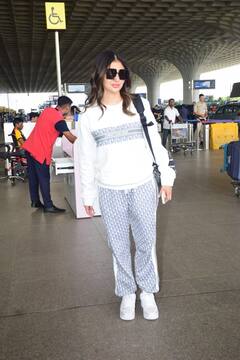 Airport Look: मौनी रॉय से लेकर ईशा देओल तक, इन सेलेब्स का एयरपोर्ट पर दिखा कैजुअल लुक, पैपराजी को दिए पोज