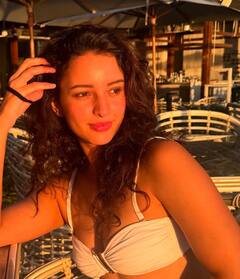 समंदर किनारे बिकिनी में तृप्ति डिमरी ने दिखाया अपने हुस्न का जलवा, एक्ट्रेस की दिलकश अदाएं देख फैंस के छूटे पसीने