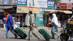 Pakistani citizens In India : कोणी 35 वर्षांनी भारत सोडला, कोणाची आई भारतात अन् छोटी लेकरं आता पाकिस्तानात जाणार; अटारी वाघा बाॅर्डर हळहळली