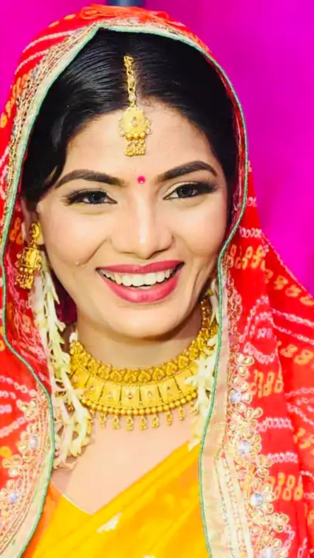 अपने बयानों के लिए सुर्खियों में रहने वाली नेहा सिंह राठौर फिर एक बार सुर्खियों में हैं