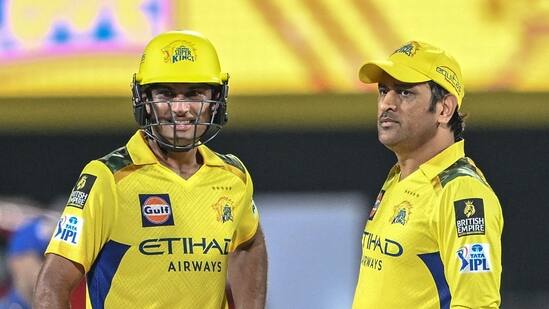 त्यांनी राजस्थान आणि चेन्नईला टॉप 4 मधून थेट बाहेर काढले आहे.