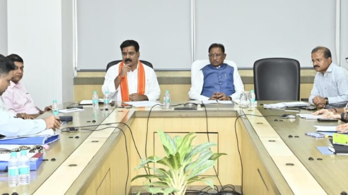 माओवाद के खिलाफ सख्त सरकार, नक्सल ऑपरेशन पर मुख्यमंत्री विष्णु देव साय ने ली हाई लेवल समीक्षा बैठक