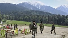 त्यांची माफी कशी मागू, माझ्याकडे शब्द नाहीत; विधानसभेत ओमर अब्दुल्ला गहिवरले, सभागृह स्तब्ध