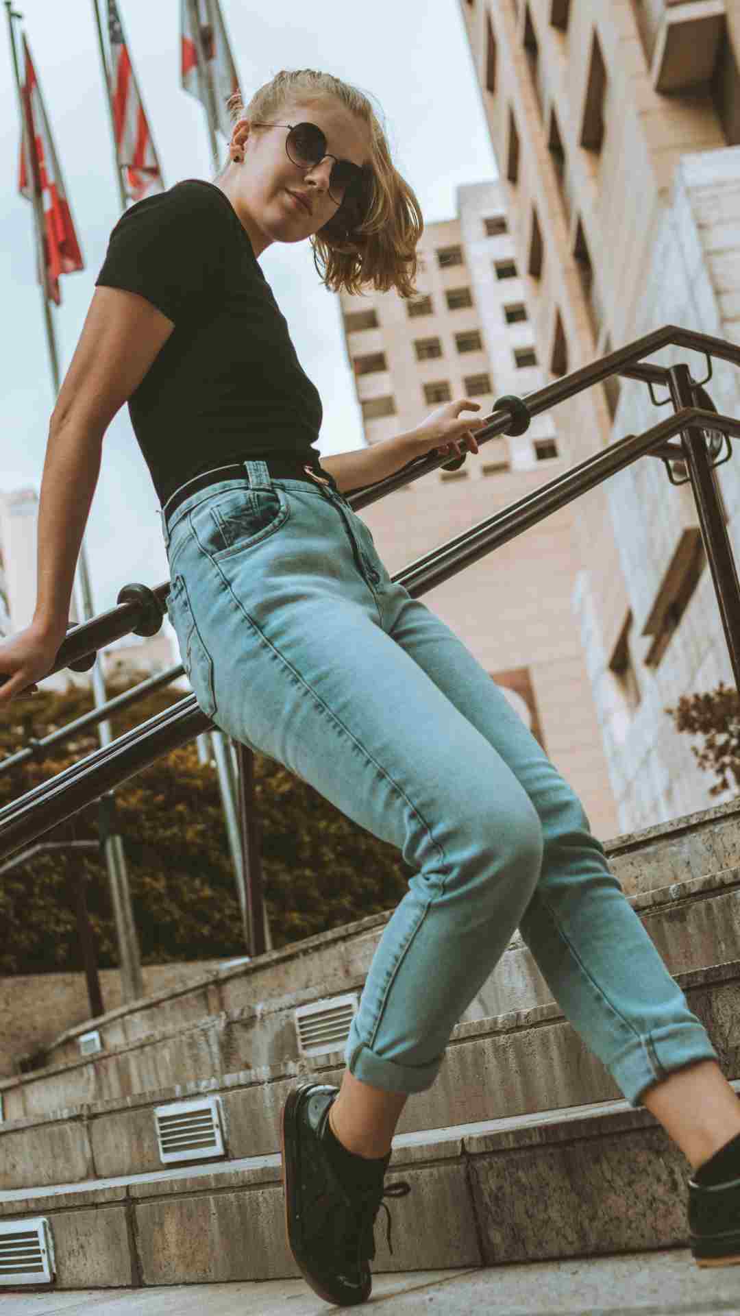 काले रंग के कपड़ों का फैशन हमेशा रहता है