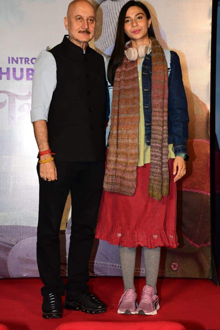 अनुपम खेर ने कराई ‘तन्वी’ से मुलाकात, बोले- 'वो अलग है, मगर कमजोर नहीं