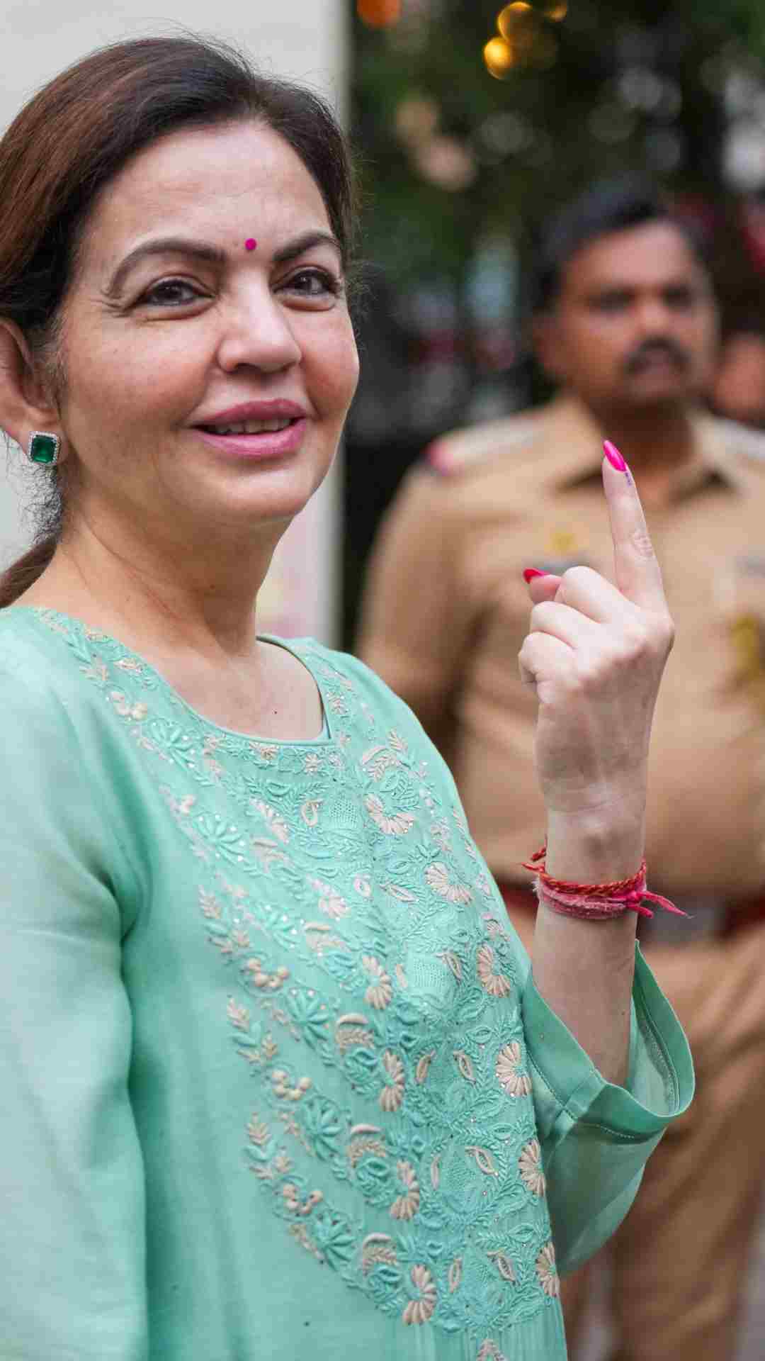 यही वजह है कि अंबानी परिवार की सुरक्षा में हाई लेवल स‍िक्‍योर‍िटी तैनात रहती है