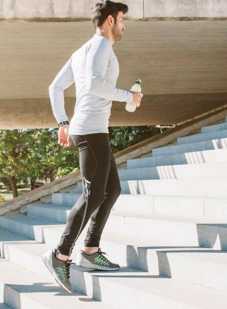 ਘਰ ਜਾਂ ਦਫਤਰ 'ਚ ਮੌਜੂਦ ਪੌੜੀਆਂ ਦੀ ਵਰਤੋਂ ਕਰਕੇ ਰਹਿ ਸਕਦੇ ਹੋ ਸਿਹਤਮੰਦ, ਜਾਣੋ ਪੌੜੀਆਂ ਚੜ੍ਹਨ ਦੇ ਫਾਇਦਿਆਂ ਬਾਰੇ