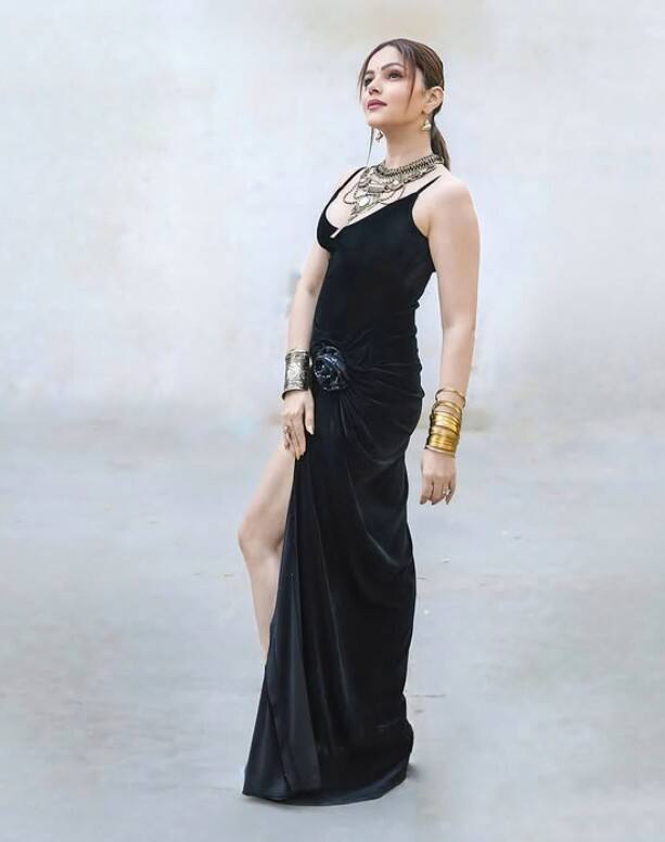 તો જો તમે પણ રૂબીના જેવું ફિગર મેળવવા માંગો છો અથવા ડિલિવરી પછી વજન ઘટાડવા માંગો છો, તો અમે તમારા માટે એક્ટ્રેસનો ડાયેટ પ્લાન લઈને આવ્યા છીએ. જે એકદમ સરળ છે.