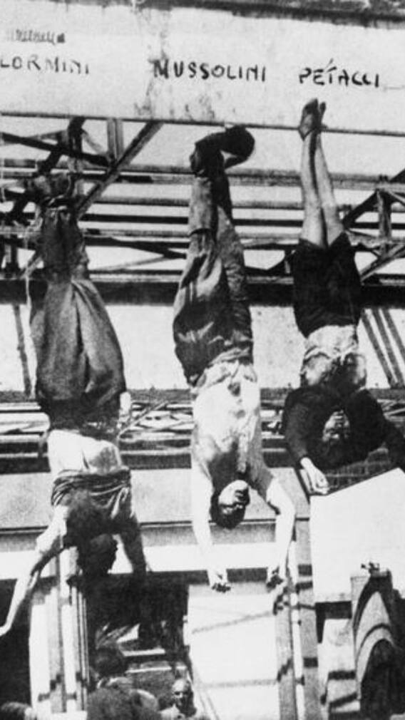 किस तानाशाह पर जनता ने किया था पेशाब?