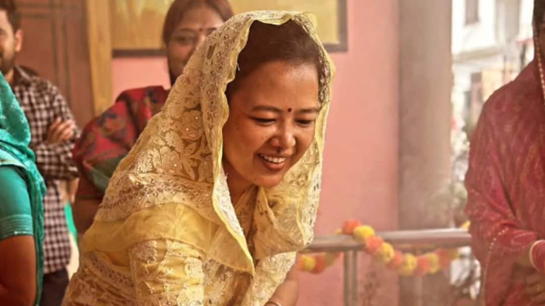 Lucknow University issued notice to Assistant Professor Dr Madri Kakoti पहलगाम पर आपत्तिजनक पोस्ट शेयर करने का आरोप, प्रोफेसर को नोटिस, पाक में भी वायरल था वीडियो