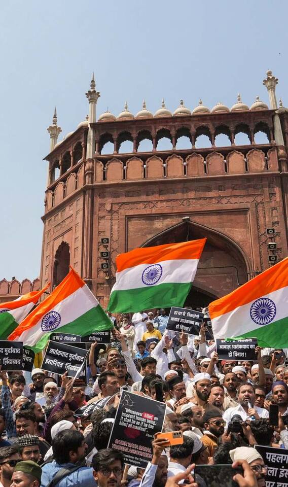 पाकिस्तान के झंडे में जो चांद सितारे हैं, उनका मतलब क्या है?