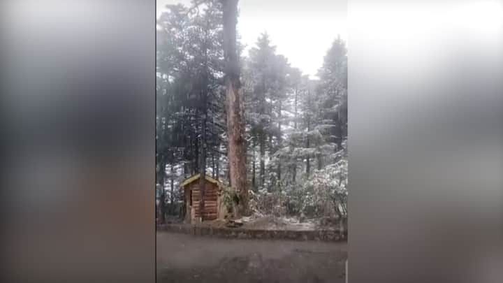 প্রবল দুর্যোগের ফলে লাচেন, লাচুং, গোমরা, ভ্যালি অফ ফ্লাওয়ার্স এবং জিরো পয়েন্ট সহ প্রধান পর্যটন কেন্দ্রগুলিতে যাওয়ার রাস্তাগুলির মারাত্মক ক্ষতি হয়। এর ফলে একাধিক ভূমিধস নেমেছে। ধাক্কা খেয়েছে সিকিমের পর্যটন-নির্ভর অর্থনীতি। সড়কের অবস্থা চূড়ান্ত খারাপ।