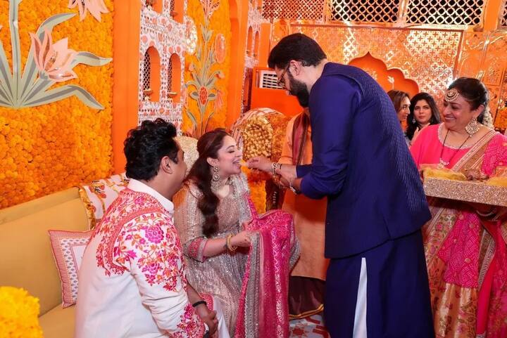 निधि के बेबी शावर में कई बॉलीवुड सेलेब्स शामिल हुए थे. जिसमें अभिषेक बच्चन, मनीष मल्होत्रा और सारा अली खान भी शामिल हैं.