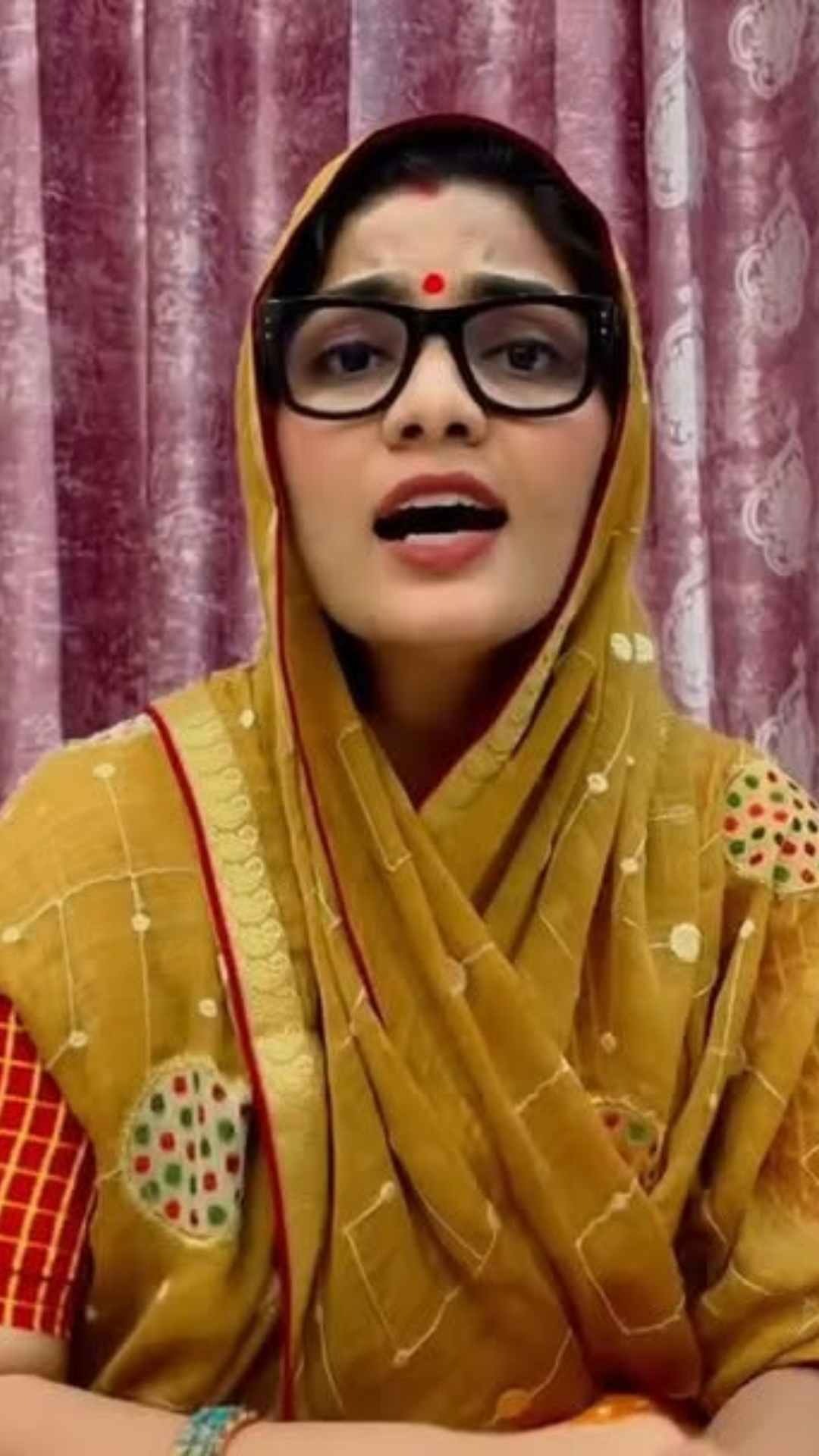 पहलगाम हमले में गलत टिप्पणी करने पर नेहा सिंह राठौर के खिलाफ देशद्रोह का मुकदमा दर्ज किया गया है