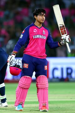 Vaibhav Suryavanshi: क्या सच में 14 साल के हैं वैभव सूर्यवंशी? जानें असल उम्र समेत इस खिलाड़ी की सारी डिटेल्स