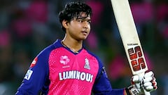 35 गेंद में सेंचुरी, 11 छक्के और 7 चौके.... 1 शतक से वैभव सूर्यवंशी ने लगाई रिकॉर्ड्स की झड़ी