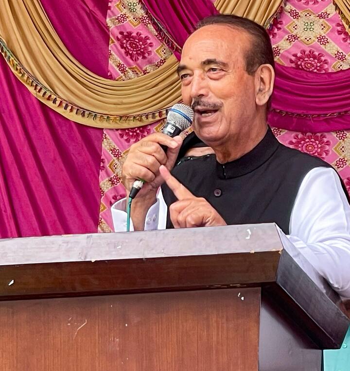 पूर्व सीएम ने कहा कि संसद में सिर्फ एक प्रस्ताव पारित होना है. इसलिए मुझे नहीं लगता कि कोई भी राजनीतिक दल सरकार के खिलाफ खड़ा होगा. (फाइल फोटो)