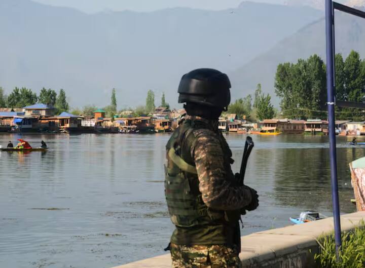 ਜੰਮੂ-ਕਸ਼ਮੀਰ ਦੇ ਪਹਿਲਗਾਮ ਵਿੱਚ ਹੋਏ ਵੱਡੇ ਅੱਤਵਾਦੀ ਹਮਲੇ ਤੋਂ ਬਾਅਦ ਭਾਰਤ ਅਤੇ ਪਾਕਿਸਤਾਨ ਵਿਚਕਾਰ ਤਣਾਅ ਲਗਾਤਾਰ ਵਧਦਾ ਜਾ ਰਿਹਾ ਹੈ। ਕਈ ਲੋਕ ਕਹਿੰਦੇ ਹਨ ਕਿ ਭਾਰਤ ਇਸ ਹਮਲੇ ਦੇ ਜਵਾਬ ਵਿੱਚ ਪਾਕਿਸਤਾਨ 'ਤੇ ਹਮਲਾ ਕਰ ਸਕਦਾ ਹੈ। ਭਾਰਤ ਦੇ ਹਮਲਾਵਰ ਰਵੱਈਏ ਅਤੇ ਬਦਲੇ ਦੀਆਂ ਖ਼ਬਰਾਂ ਕਰਕੇ ਪਾਕਿਸਤਾਨ ਵੀ ਘਬਰਾਹਟ ਵਿੱਚ ਹੈ ਅਤੇ ਇਸਦੇ ਕਈ ਨੇਤਾ ਹੁਣ ਪ੍ਰਮਾਣੂ ਹਥਿਆਰਾਂ ਦੇ ਆਧਾਰ 'ਤੇ ਬਿਆਨ ਦੇ ਰਹੇ ਹਨ।