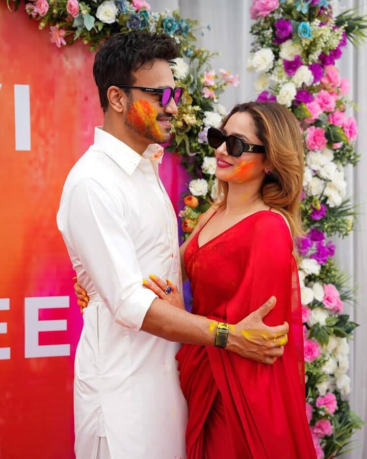 वहीं मीडियो रिपोर्ट्स की मानें तो विक्की जैन आज करीब 130 करोड़ रुपए की संपत्ति के मालिक हैं. साथ ही अब वो टीवी शो ‘फौजी 2’ के को-प्रोड्यूसर भी हैं.