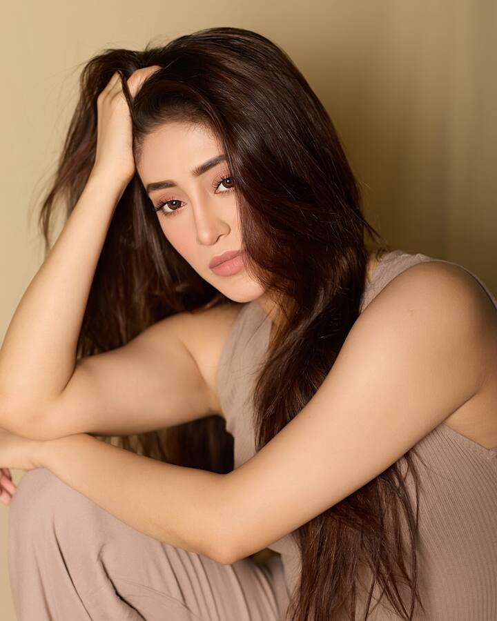 शिवांगी जोशी सध्या बालीमध्ये आहे आणि येथे काढलेल्या अनेक छायाचित्रांची झलक सोशल मीडियावर पाहायला मिळते.