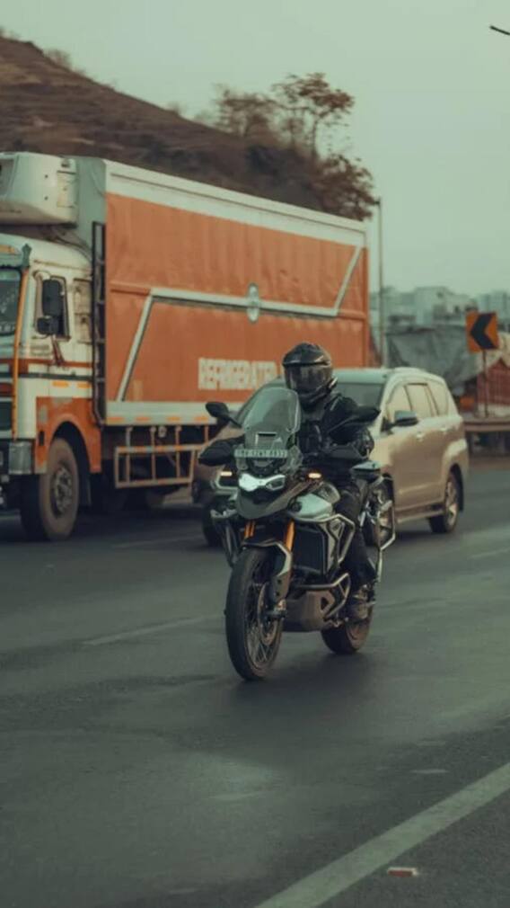 दुनियाभर के सभी बड़े ट्रक डीजल से ही क्यों चलते हैं?