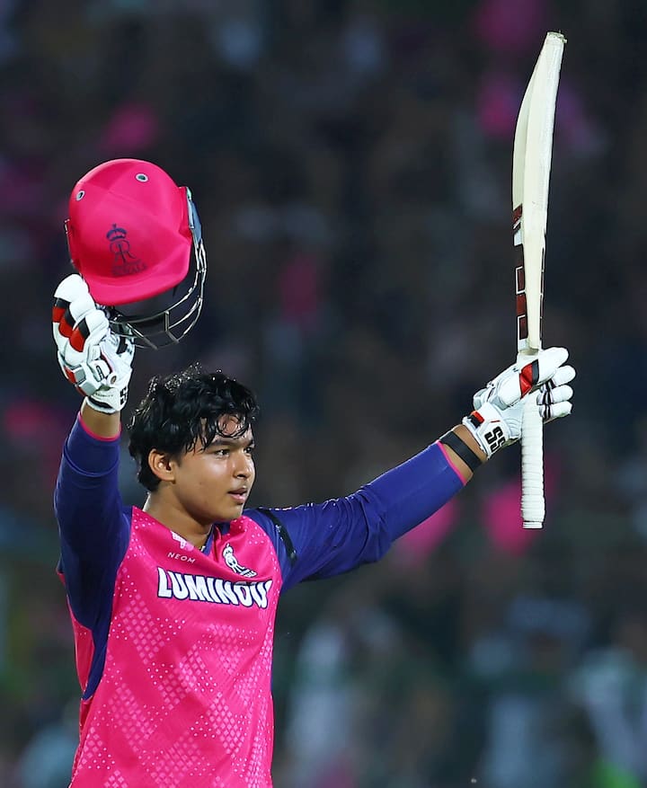 In the IPL, 14 -year -old Vaibhav is Suryavanshi at number one in terms of Indian batsmen scoring a century in the lowest ball. Vaibhav set this record on Tuesday. Vaibhav created history by scoring a century in just 35 balls. Apart from Vaibhav, there are two more young players in this list. Who has made a place in this list in this list.