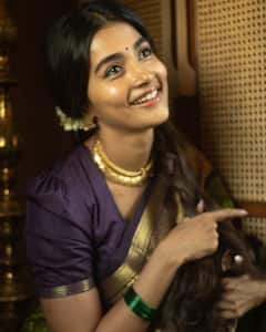 Pooja Hegde : 'மயில்போல பொண்ணு ஒன்னு...' பச்சை பட்டுபுடவையில்  ரெட்ரோ நடிகை பூஜா ஹெக்டே