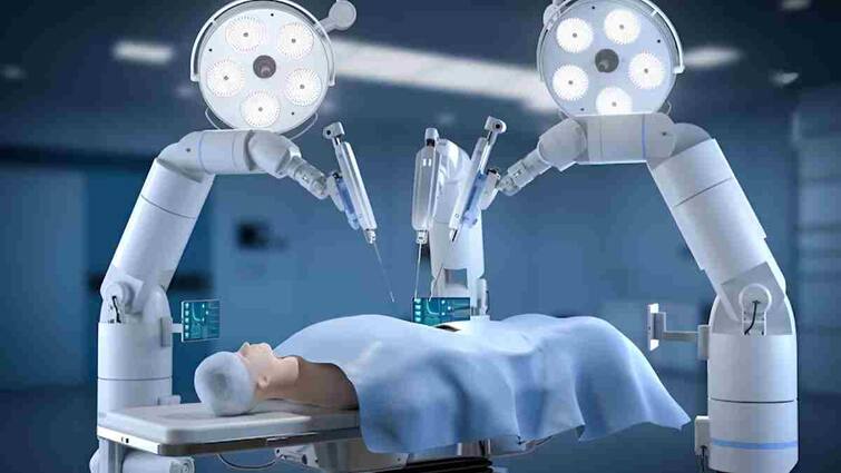 Human surgeons are set to be laid off Elon Musk makes a sensational revelation on robots इंसानी सर्जनों की छुट्टी तय! Elon Musk ने किया सनसनीखेज खुलासा