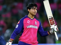 ਕੀ ਸੱਚਮੁੱਚ 14 ਸਾਲ ਦਾ ਵੈਭਵ ਸੂਰਜਵੰਸ਼ੀ ? ਜਾਣੋ ਖਿਡਾਰੀ ਨਾਲ ਜੁੜੀ ਹਰ ਜਾਣਕਾਰੀ