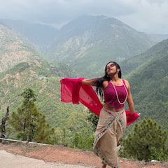 Vishnu Priya Bhimeneni: కొండల్లో విష్ణుప్రియ షికార్లు... వెరైటీ డ్రస్సులో వయ్యారాలు