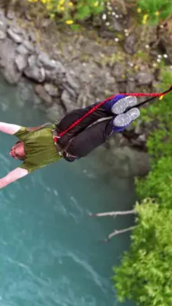 उत्तराखंड में कितनी ऊंचाई से कराई जाती है बंजी जंपिंग?