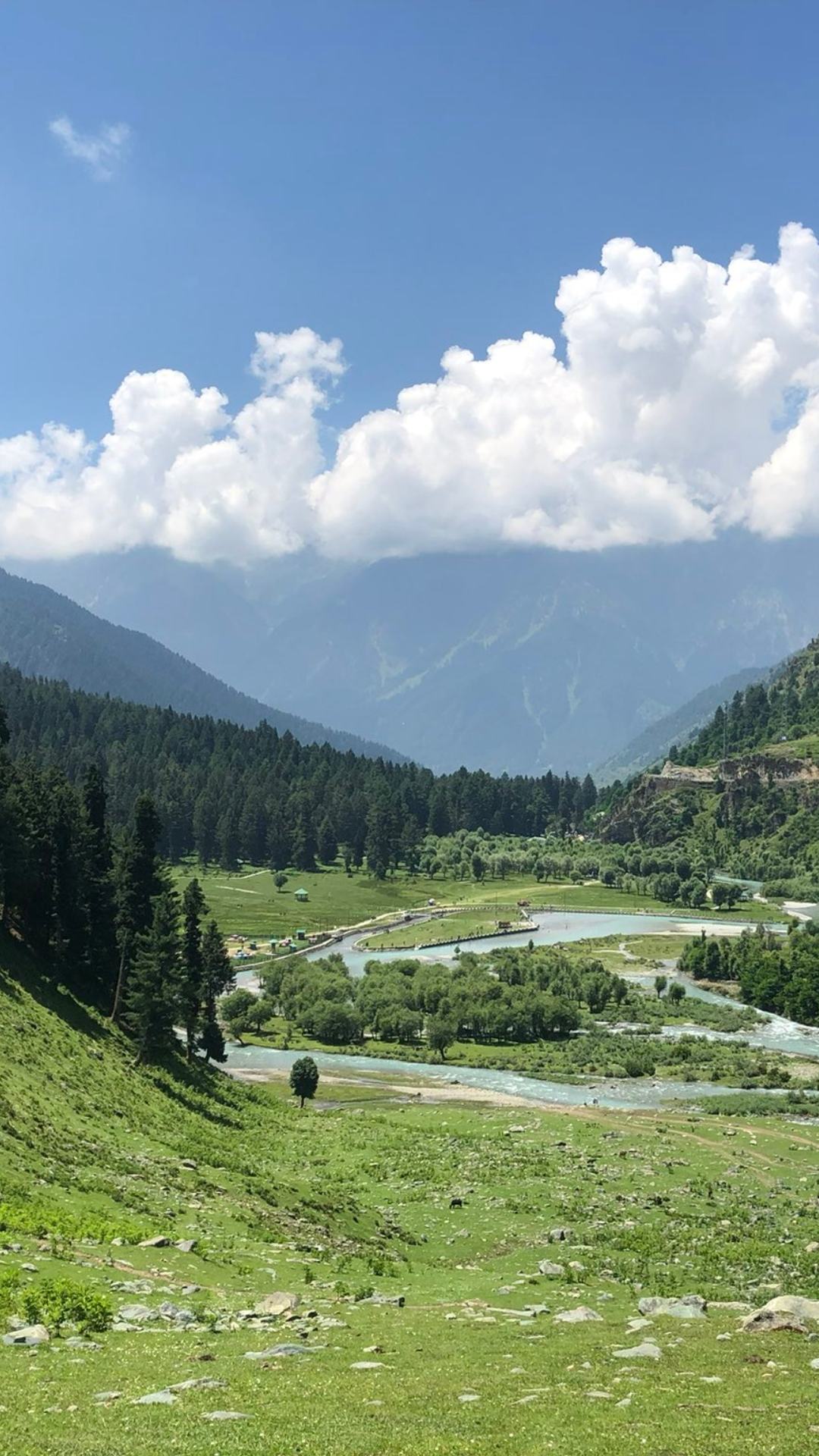 यह यात्रा काफी ज्यादा कठिन होती है, लेकिन इसके बावजूद सैकड़ों लोग यहां जाते हैं