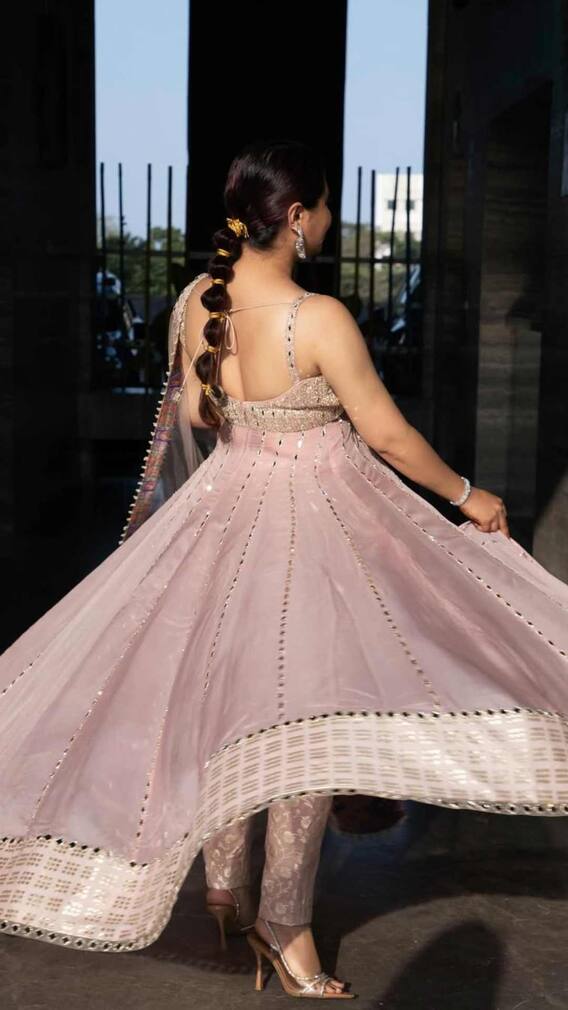 हैवान के चुंगल में फंस गई थी ये हसीना, महज 16 की उम्र में हुई थी गंदी हरकत