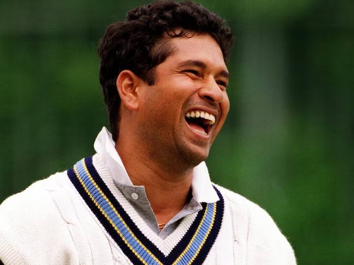 Cricket: દુનિયામાં ઘણા બેટ્સમેન એવા રહ્યા છે જેમની ઊંચાઈ ખૂબ જ ટૂંકી રહી છે. પરંતુ તેણે મહાન કાર્યો સિદ્ધ કર્યા છે. પછી તે સચિન હોય ગાવસ્કર હોય કે ન્યૂઝીલેન્ડનો ક્રૂગર વાન વિક હોય.